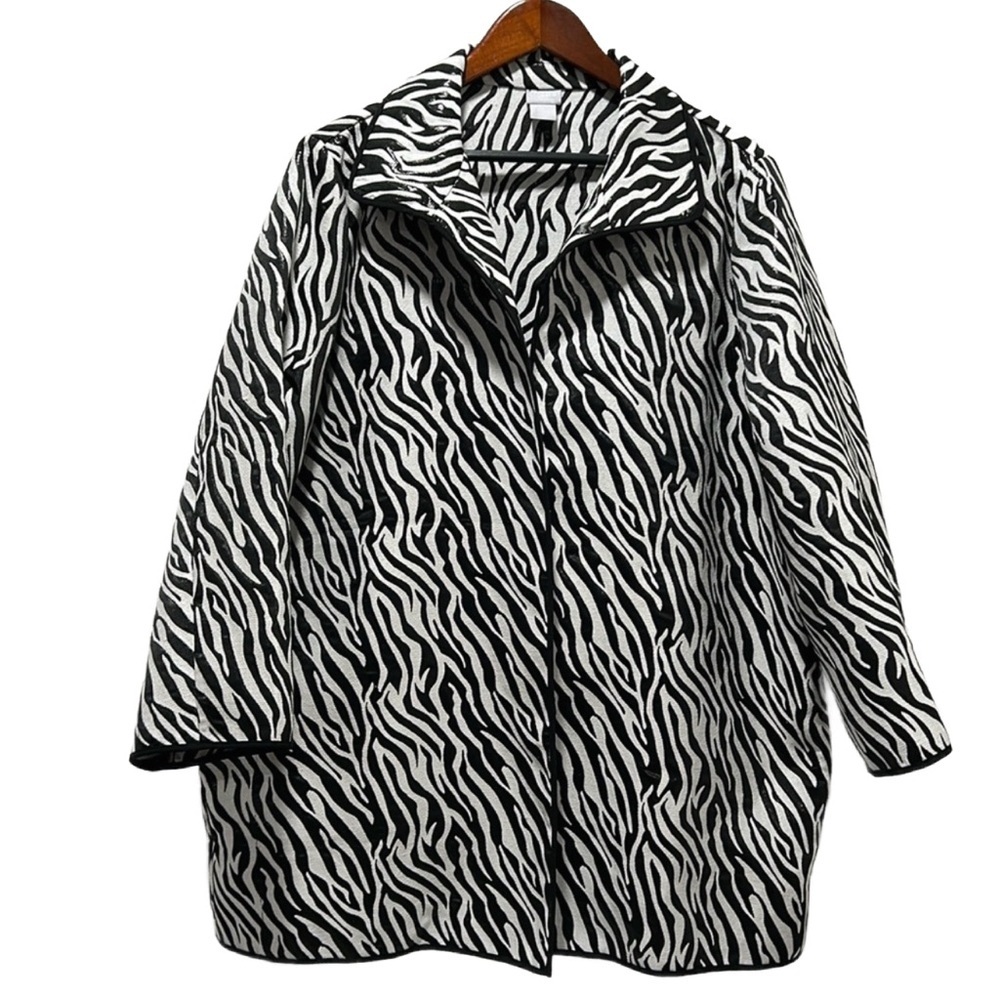 CHICOS top/blazer zebra pattern size 4 GUC black color..